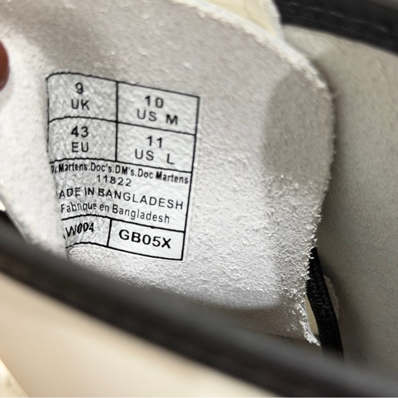 NEW Dr. Martens 1460 Unisex White Boots with Black Laces - Picture 7 of 8